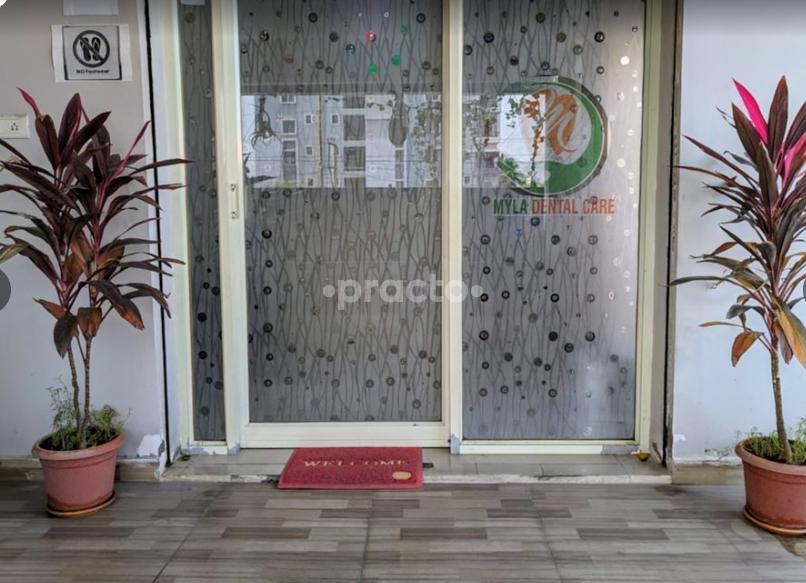 Myla Dental Care Glass Entrance Doors